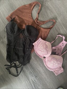 Victoria's Secret lingerie 3x bundle, bustier, sports bra, push up Pink Lace Bra